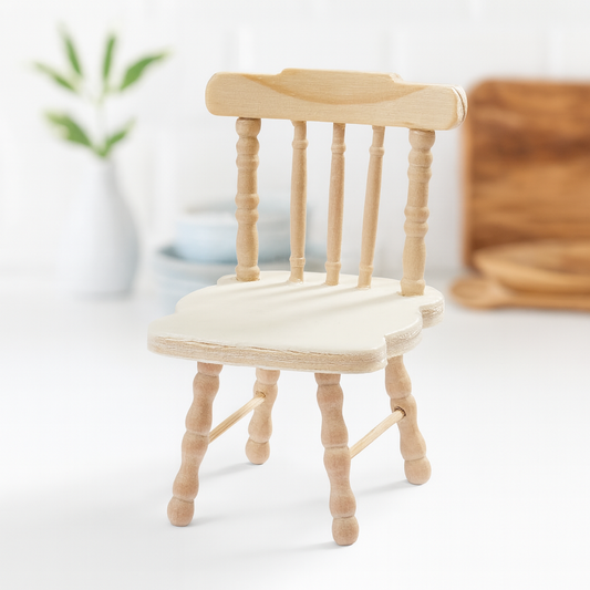 Miniatur Stuhl / Küchenstuhl aus Holz 4,5x5x7,5cm – Wichtel Zubehör für Puppenhaus, Diorama und Modellbau
